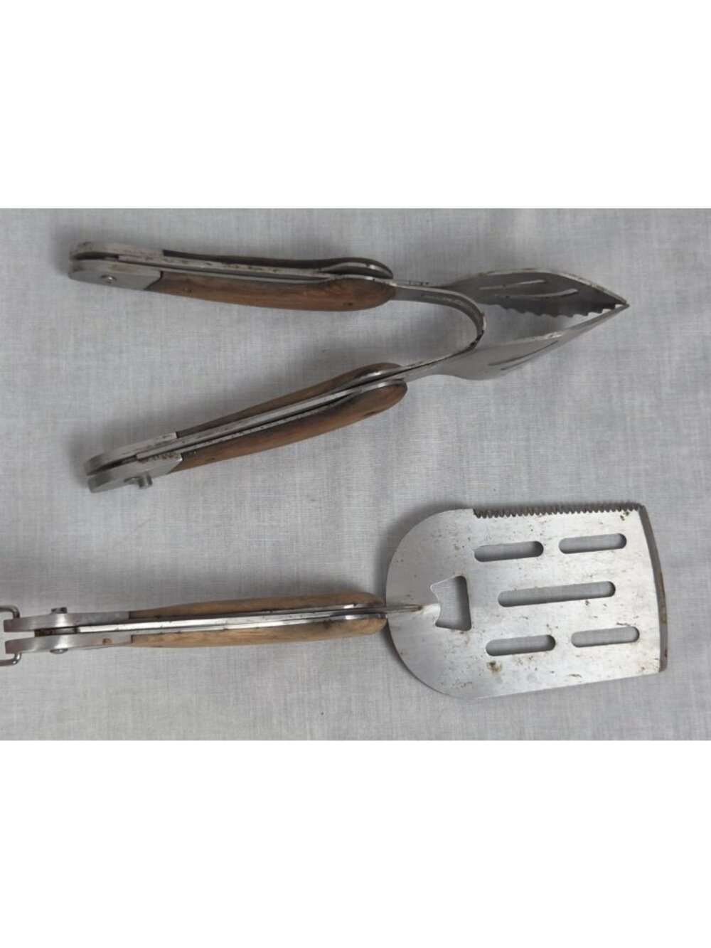 2-in-1 BBQ Grill Tool Set Tongs & Spatula Extended Salad tongs Picnic Party